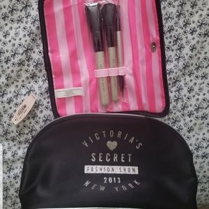 RARE Victorias Secret Makeup brush and bag set